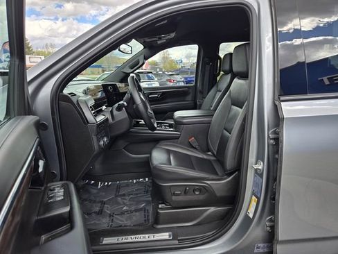 Used 2025 Chevrolet Tahoe Z71 AWD/4WD image 9