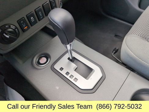 Used 2021 Nissan Frontier SV w/ Midnight Edition Floor Mats image 22