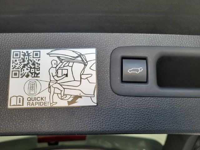 Used 2021 Toyota Highlander Limited FWD image 12