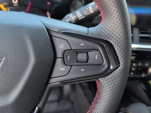 Used 2026 Chevrolet Trax RS w/ Sunroof Package image 17