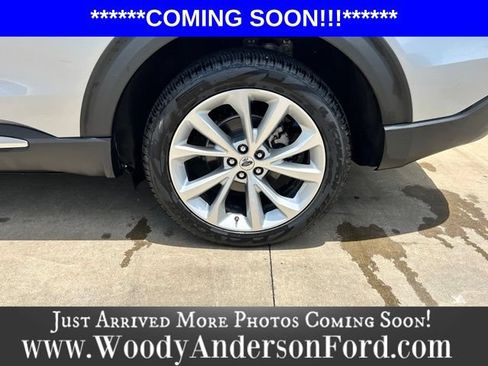 Used 2024 Ford Explorer Platinum w/ Technology Package AWD/4WD image 6