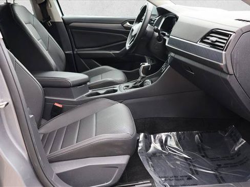 Used 2024 Volkswagen Jetta SE FWD image 27