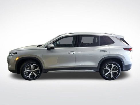 New 2025 Volkswagen Tiguan SE image 12