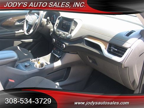 Used 2020 GMC Terrain SLE w/ Elevation Edition AWD/4WD image 25