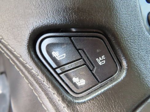 Used 2015 Chevrolet Suburban LTZ image 29