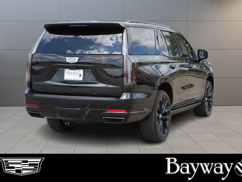Certified 2026 Cadillac Escalade Platinum Sport w/ LPO, ONYX Package AWD/4WD image 5