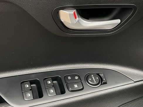 Used 2023 Kia Rio S w/ Technology Package image 12