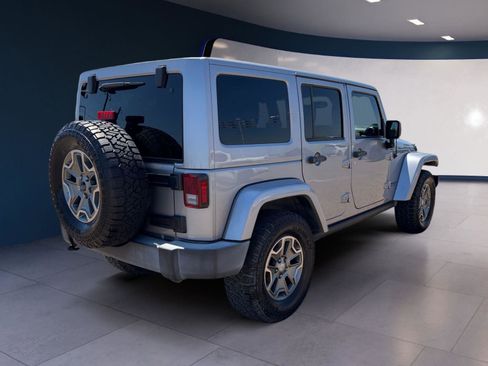 Used 2017 Jeep Wrangler Unlimited Rubicon w/ Cold Weather Group AWD/4WD image 5