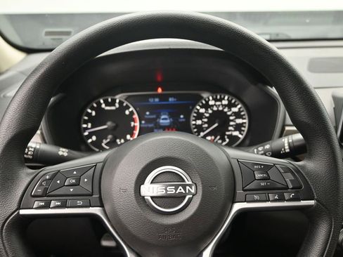 Used 2024 Nissan Altima 2.5 SV FWD image 12
