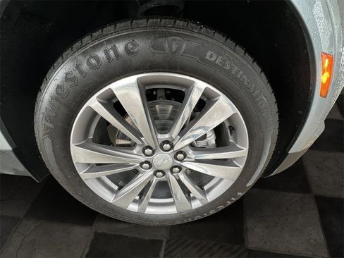 Used 2025 Cadillac XT5 Premium Luxury image 11