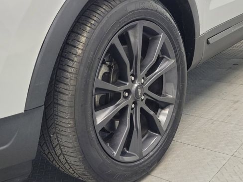 Used 2019 Ford Explorer XLT w/ Equipment Group 202A image 31