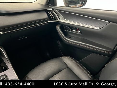 Certified 2025 MAZDA CX-70 Plug-In Hybrid w/ Premium Pkg AWD/4WD image 10