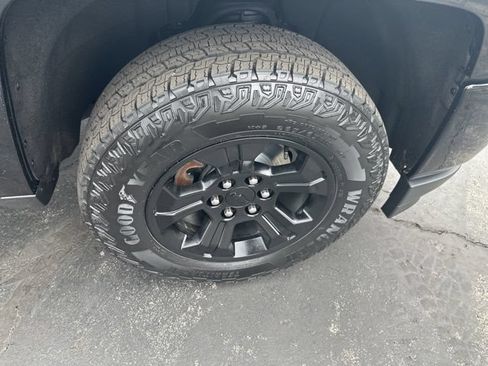 Used 2019 Chevrolet Silverado 1500 LT w/ All Star Edition AWD/4WD image 20