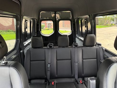 Used 2023 Mercedes-Benz Sprinter 2500 image 25