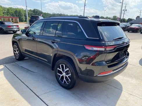 Used 2023 Jeep Grand Cherokee Limited AWD/4WD image 9