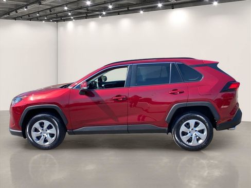 Used 2019 Toyota RAV4 LE w/ Carpet Mat Package AWD/4WD image 4