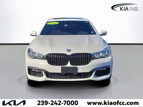 Used 2019 BMW 740i xDrive AWD/4WD image 2