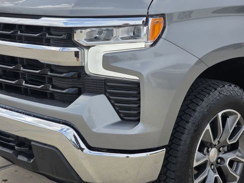 Used 2024 Chevrolet Silverado 1500 LT AWD/4WD image 7
