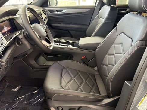 Used 2026 Volkswagen Atlas Cross Sport SE FWD image 5