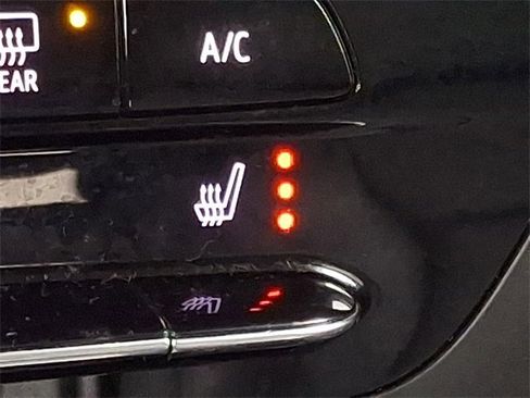 Used 2023 Buick Envision Essence image 25