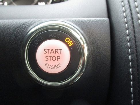 Used 2020 Nissan Armada SL w/ Premium Package image 18