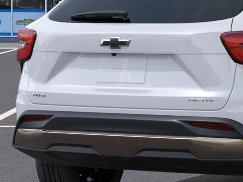 New 2026 Chevrolet Trax ACTIV w/ Sunroof Package FWD image 38