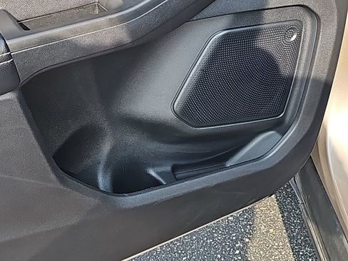 Used 2021 Ford Escape SE image 17