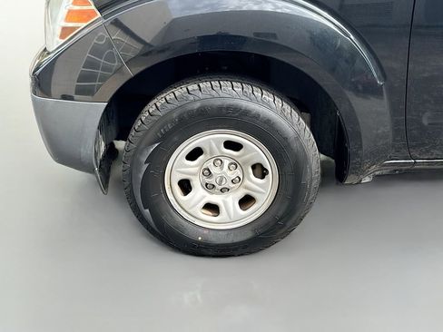 Used 2013 Nissan Frontier S image 27