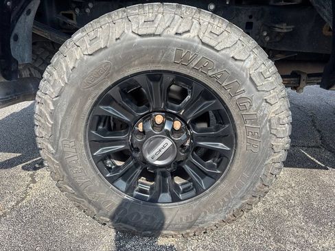 Certified 2019 Ford F350 Lariat w/ Chrome Package AWD/4WD image 17
