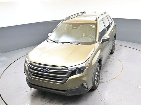 Certified 2025 Subaru Forester Premium AWD/4WD image 37