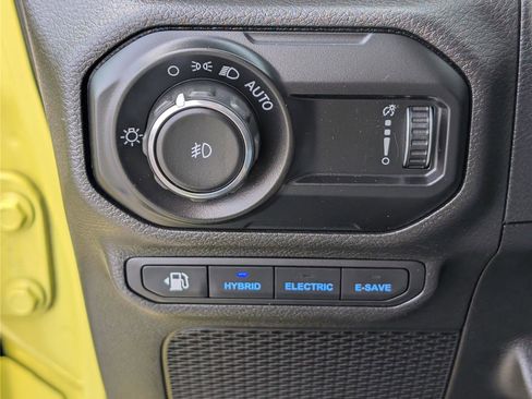 Used 2023 Jeep Wrangler Unlimited w/ Cold Weather Group AWD/4WD image 22