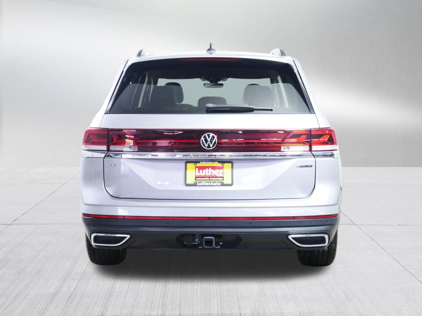 Used 2024 Volkswagen Atlas SE AWD/4WD image 6