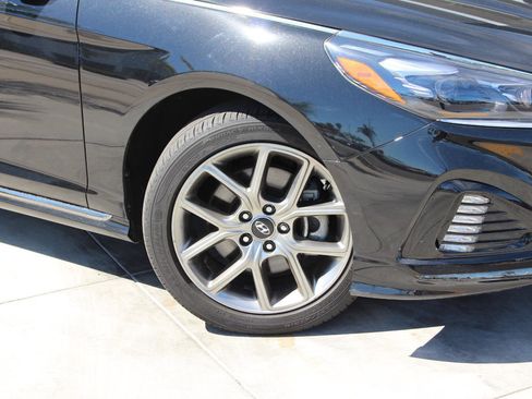 Used 2019 Hyundai Sonata Limited image 3