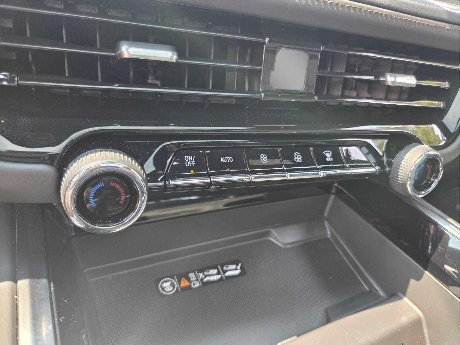 Used 2025 Chevrolet Tahoe High Country AWD/4WD image 25