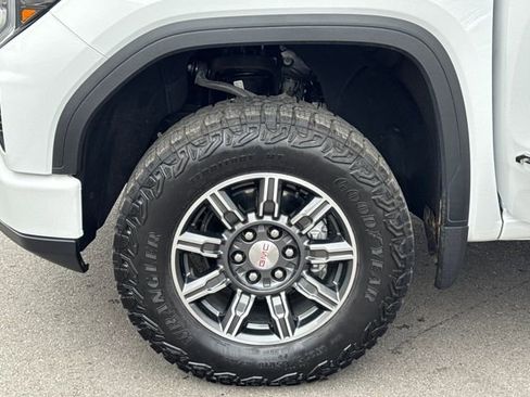 Used 2024 GMC Sierra 1500 AT4 w/ Technology Package image 21