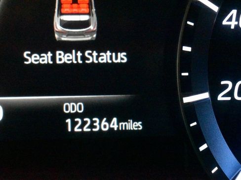 Used 2020 Toyota Highlander XLE image 25