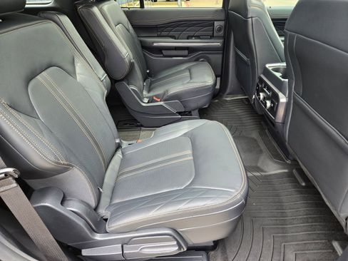 Used 2024 Ford Expedition Platinum RWD image 20