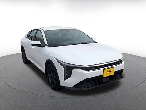 Used 2025 Kia K4 LXS image 3