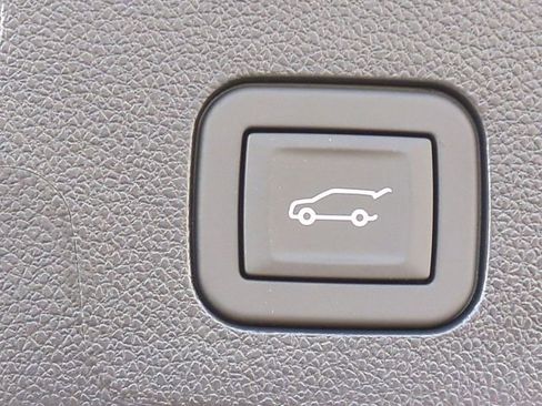 New 2026 Chevrolet Equinox LT w/ Convenience Package II FWD image 29