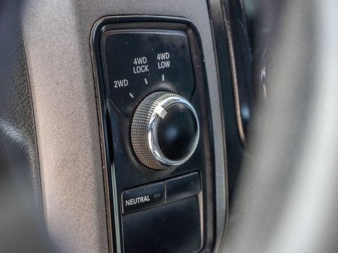 Used 2018 RAM 2500 Tradesman w/ Chrome Appearance Group AWD/4WD image 22