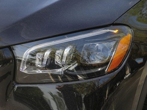 Used 2025 Mercedes-Benz GLS 450 4MATIC image 7