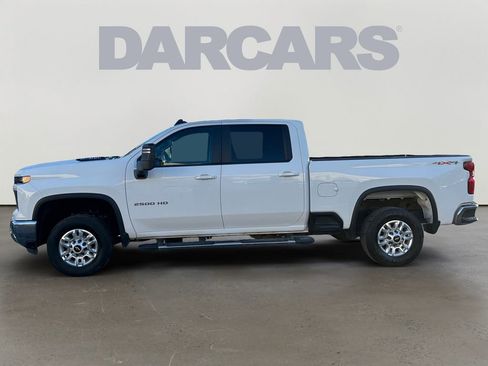 Used 2024 Chevrolet Silverado 2500 LT image 4