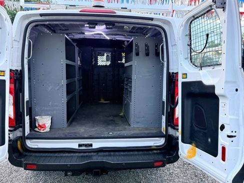 Used 2015 Ford Transit 250 130 Low Roof RWD image 21