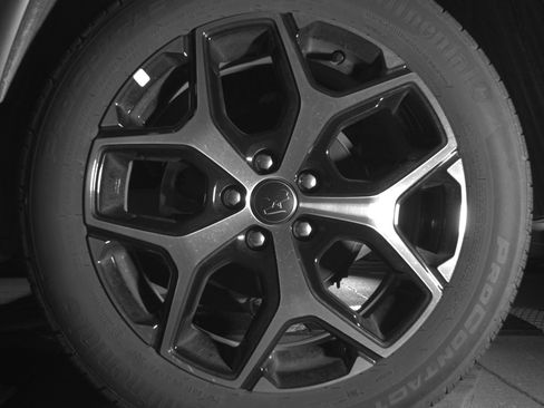 Used 2025 Jeep Compass Limited image 14