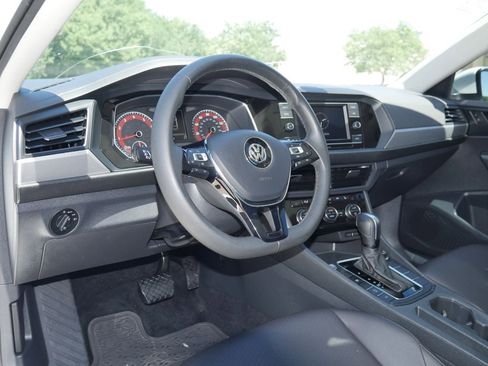 Used 2020 Volkswagen Jetta SE w/ SE Cold Weather Package FWD image 32