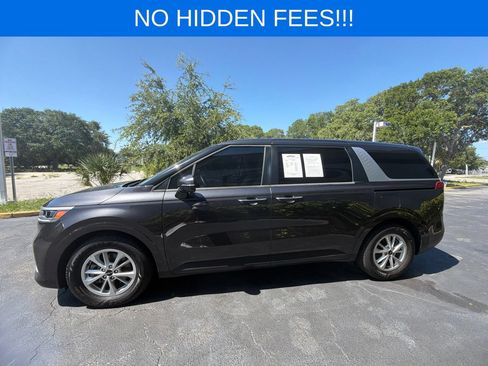 Used 2024 Kia Carnival LX FWD image 6