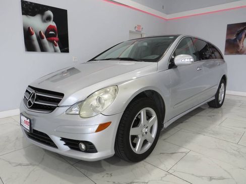 Used 2010 Mercedes-Benz R 350 4MATIC image 8