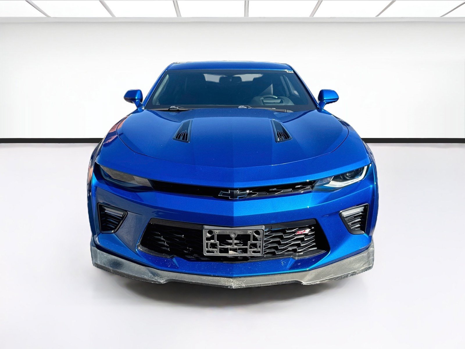 Used 2016 Chevrolet Camaro SS RWD image 2