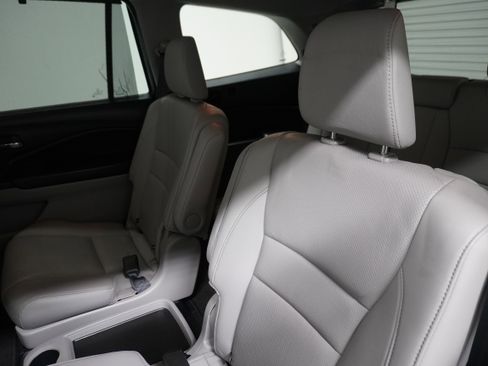 Used 2020 Honda Pilot Elite image 12