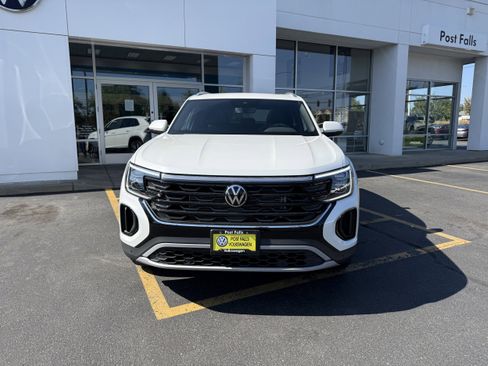 New 2026 Volkswagen Atlas Cross Sport SE w/ Panoramic Sunroof Package AWD/4WD image 2